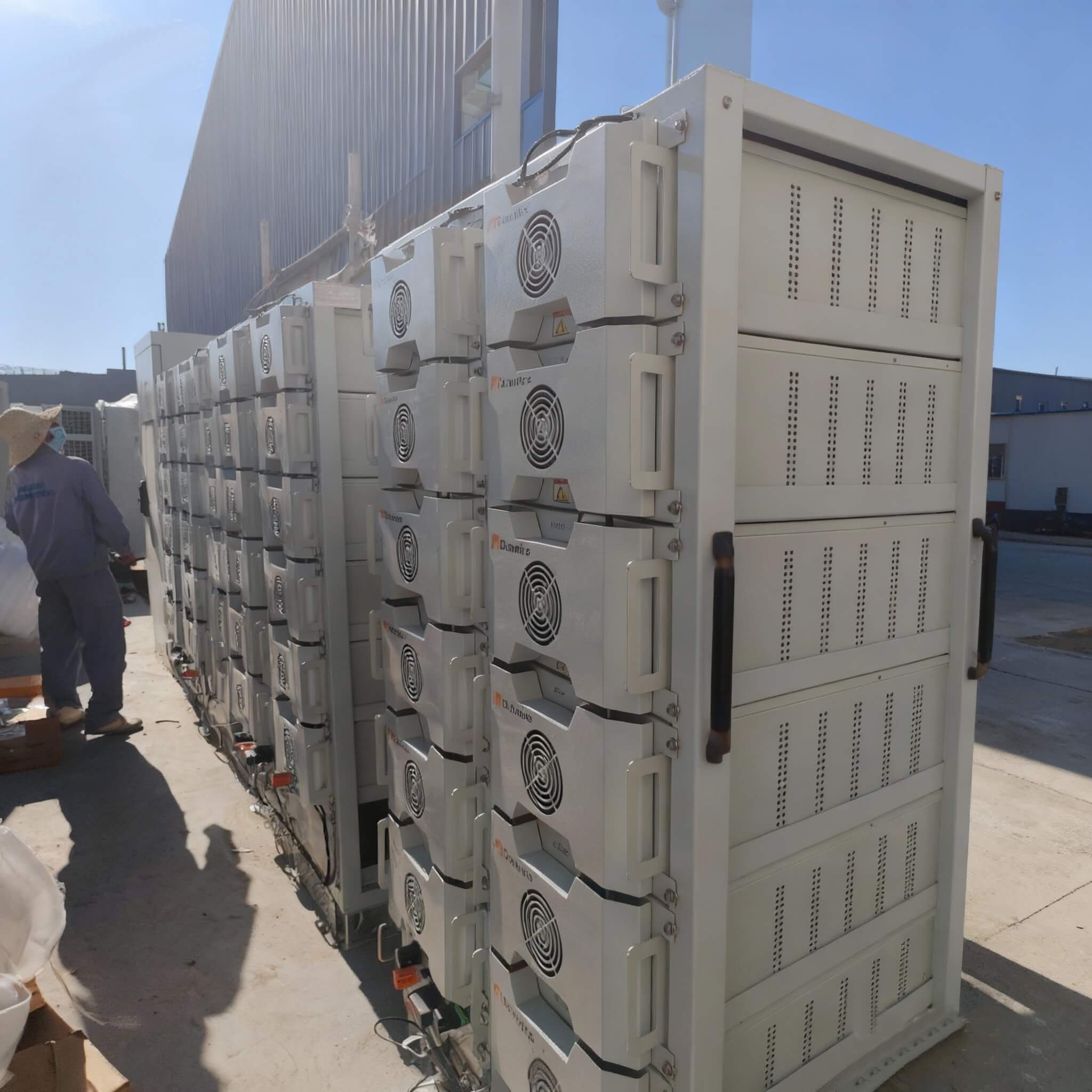 Energy storage battery installation case in a medium-sized cold storage facility in Ohio, USA.